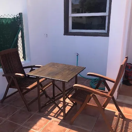 Gran Casa Con Bonito Jardin *