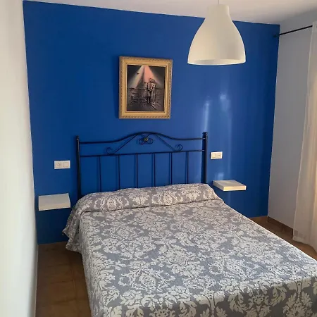 Gran Casa Con Bonito Jardin *