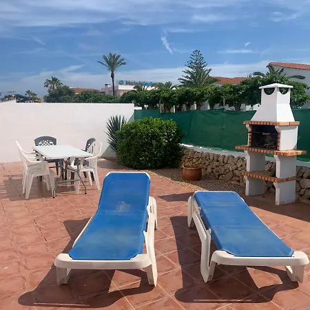 Gran Casa Con Bonito Jardin 度假居