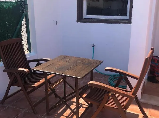 Gran Casa Con Bonito Jardin *