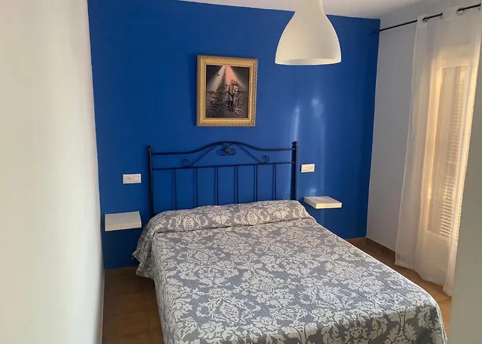 Gran Casa Con Bonito Jardin *